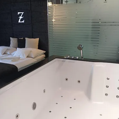 Z Boutique Smart Hotel, Szemelyzet Nelkuel Bed & Breakfast 4*