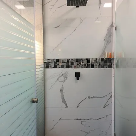 Z Boutique Smart Hotel, Szemelyzet Nelkuel 4*