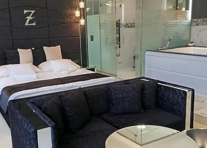 Z Boutique Smart Hotel, Szemelyzet Nelkuel ベッド・アンド・ブレックファスト 4*