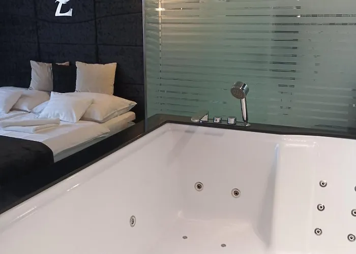 Z Boutique Smart Hotel, Szemelyzet Nelkuel ベッド・アンド・ブレックファスト 4*
