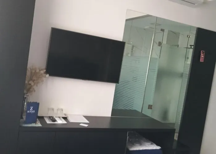 Z Boutique Smart Hotel, Szemelyzet Nelkuel זלאגרסג