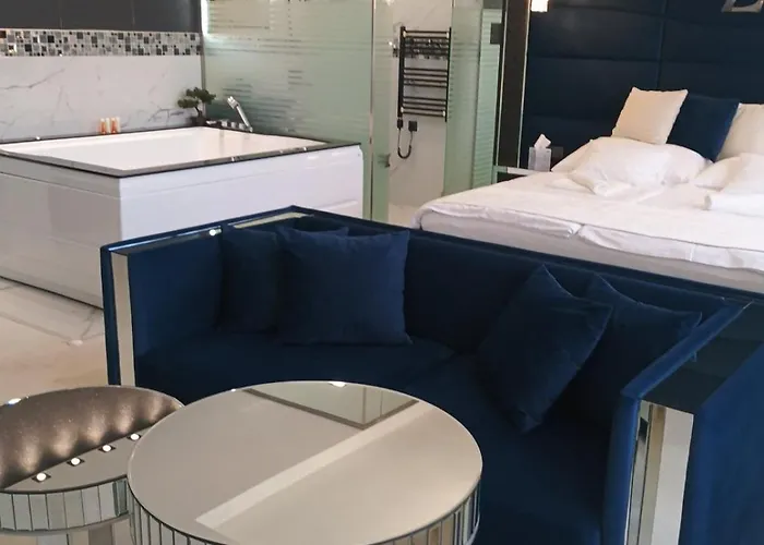 Z Boutique Smart Hotel, Szemelyzet Nelkuel 4* ザラエゲルセグ